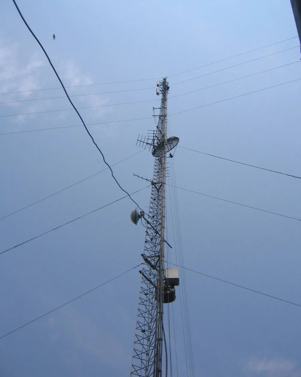 Entel Antenna: a 50 m latticed steel tower, Cochabamba