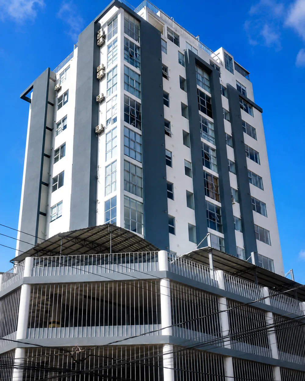 El Almirante Building, residential tower