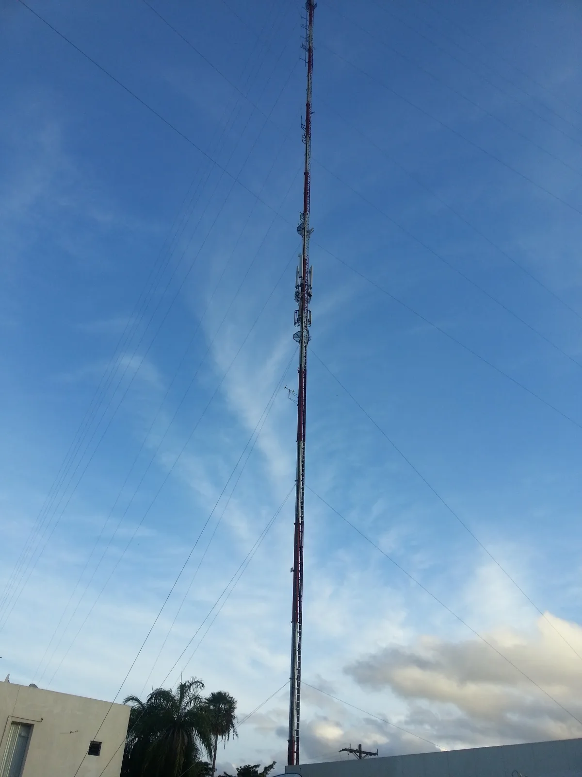 Torre Unitel 13